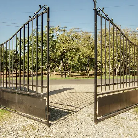 House In Perigord Noir With Private Pool, Cleaning Included Villa